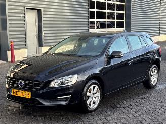 Auto incidentate Volvo V-60 1.6 T3 16V Combi/o  Benzine 1.598cc 110kW (150pk) FW 2014/2