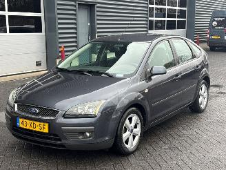 Schadeauto Ford Focus 1.6 16V Hatchback  Benzine 1.596cc 74kW (101pk) FWD 2007/4