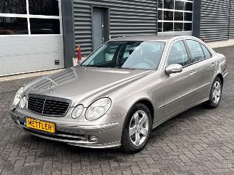 uszkodzony samochody osobowe Mercedes E-klasse 3.2 E-320 CDI 24V Sedan 4Dr Diesel 3.222cc 150kW (204pk) RWD 2005/1