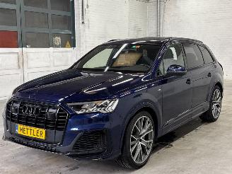 Damaged car Audi Q7 3.0 V6 24V 55 TFSI e SUV  Benzine 2.995cc 280kW (381pk) 4x4 2021/2