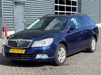 Vaurioauto  passenger cars Skoda Octavia 1.4 TSI 16V Combi/o 4Dr Benzine 1.390cc 90kW (122pk) FWD 2009/12