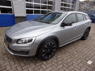 skadebil auto Volvo V-60 CROSS COUNTRY 2.0 T5 NORDIC+ 2017/2