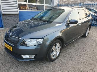 Coche accidentado Skoda Octavia 1.2 TSI Greentech Ambition 2015/8