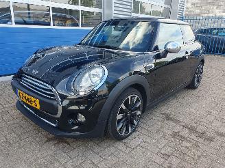 damaged passenger cars Mini One 1.2 One Business Automaat 2015/9