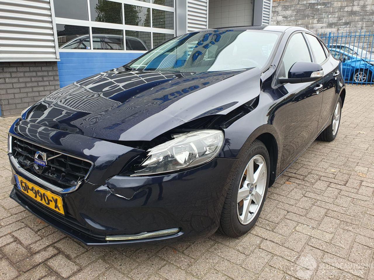 Volvo V-40 2.0 D2 Momentum Business