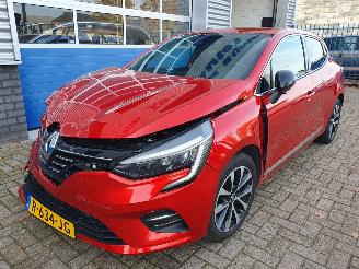 Schadeauto Renault Clio 1.0 TCe Zen 2021/5