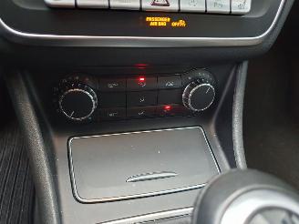 Mercedes Cla-klasse 180 Business Solution AMG picture 23