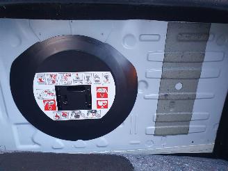 Renault Clio 0.9 TCe Limited picture 27