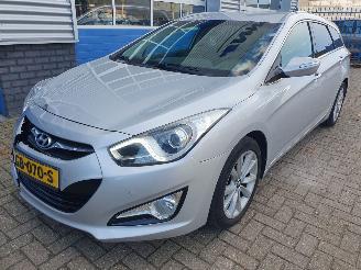 Vaurioauto  passenger cars Hyundai I-40 1.6 GDI Blue Business Edition 2011/11