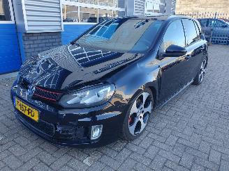 skadebil auto Volkswagen Golf 2.0 GTI Automaat 2010/1