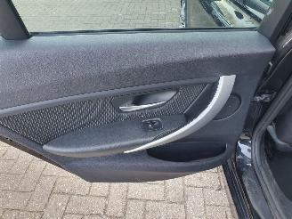 BMW 3-serie 316i Touring picture 25