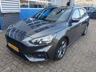 Schadeauto Ford  Focus Wagon1.5 EcoBlue ST Line Business 2019/11