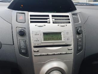 Toyota Yaris 1.0 VVTi picture 17
