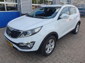 Damaged car Kia Sportage 1.7 CRDI Plus Pack 2013/1
