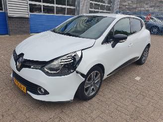 Unfallwagen Renault Clio 0.9 TCe ECO Night&Day 2016/6