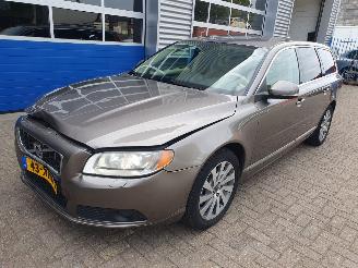 damaged passenger cars Volvo V-70 1.6 T4 Summum Automaat 2012/6