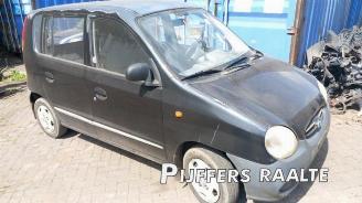 Vrakbiler auto Hyundai Atos Atos, Hatchback, 1997 / 2008 1.0 12V 2001/9