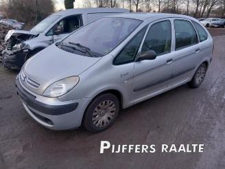Salvage car Citroën Xsara-picasso Xsara Picasso (CH), MPV, 1999 / 2012 2.0 16V 2004/3