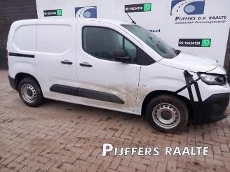 Vrakbiler auto Peugeot Partner Partner (EA//EF/EN/EU), Van, 2018 1.5 BlueHDi 100 2024/10