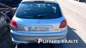 Peugeot 206 206 (2A/C/H/J/S), Hatchback, 1998 / 2012 1.4 16V picture 7