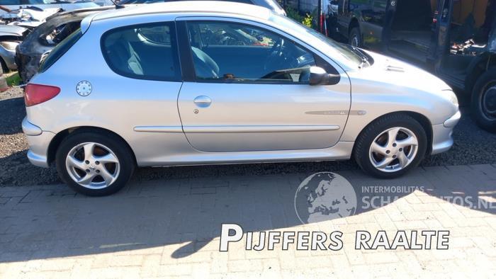 Peugeot 206 206 (2A/C/H/J/S), Hatchback, 1998 / 2012 1.4 16V