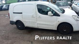 Coche siniestrado Peugeot Partner Partner (GC/GF/GG/GJ/GK), Van, 2008 / 2018 1.6 BlueHDi 100 2016/7