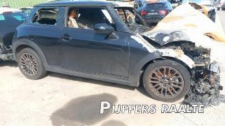 Vrakbiler auto Mini Mini Mini (F65/F66), Hatchback, 2024 1.5 12V Cooper C 3-Drs. 2024/11
