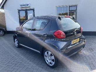 skadebil auto Toyota Aygo 1.0-12V + 5.drs airco N.A.P NL AUTO 2008/9