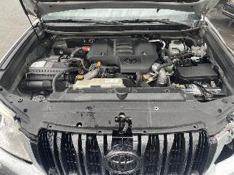 Toyota Landcruiser 3.0 D-4D-F LX High Roof Blind Van N.A.P NL AUTO picture 8