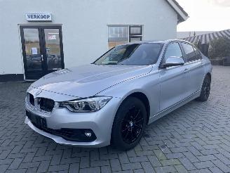 krockskadad bil auto BMW 3-serie 318i Executive AUTOMAAT N.A.P NL AUTO PRACHTIG!!! 2017/8