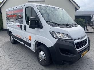 skadebil bedrijf Peugeot Boxer 330 2.2 BlueHDi 140 L1H1 Premium N.A.P NL BUS PRACHTIG!!! 2023/2