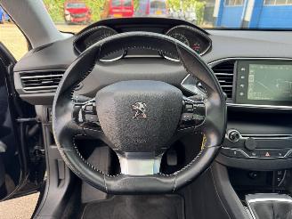 Peugeot 308 1.2 PURE TECH  BLUE LION picture 19