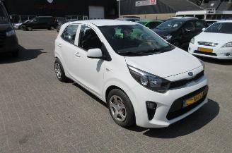 Schadeauto Kia Picanto 1.0 5-drs airco 2019/6