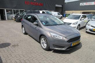 skadebil auto Ford Focus 1.0 TREND 2016/4