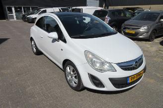 damaged passenger cars Opel Corsa 1.4 16v Color edition 2012/3