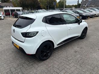 krockskadad bil auto Renault Clio 1.5 DCI Night&Day airco 2015/8