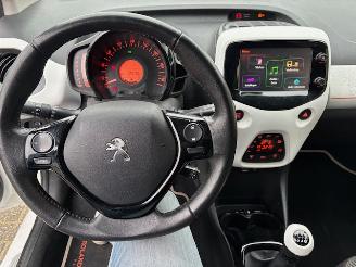 Peugeot 108 1.2  5-drs Top! Roland Garros picture 18