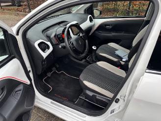 Peugeot 108 1.2  5-drs Top! Roland Garros picture 14