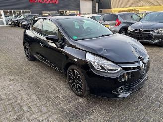 uszkodzony samochody osobowe Renault Clio 1.2 16v 5-drs clima 2016/4