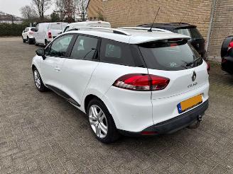 damaged passenger cars Renault Clio 0.9 TCE Zen 2018/7