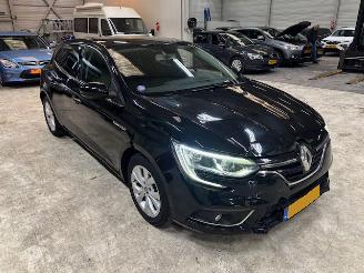 Auto incidentate Renault Mégane 1.3 TCe Limited  140pk 2019/6