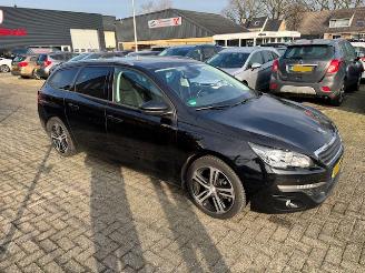 Peugeot 308 1.6 HDI Executive Pack Pano picture 2