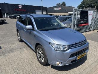 Damaged car Mitsubishi Outlander 2.0 PHEV Instyle NAP 2014/4