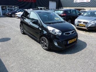 Damaged car Kia Picanto 1.2 CVVT WORL CUP ED. 2014/6