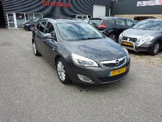 krockskadad bil auto Opel Astra 1.4 TURBO COSMO 2012/4