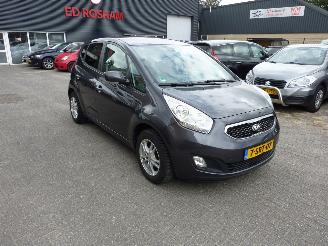 Vaurioauto  passenger cars Kia Venga 1.4 CVVT SUPER PACK 2013/12