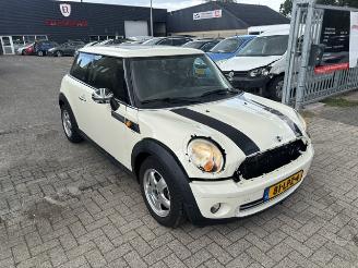 skadebil auto Mini One 1.6 One  Pano  NAP 2010/6