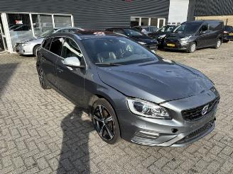 Auto incidentate Volvo V-60 2.0 T4 R-Design automaat NAP 2018/5