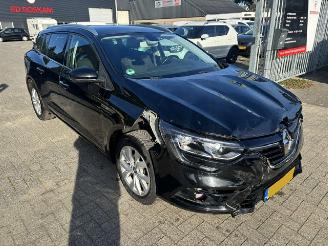 krockskadad bil auto Renault Mégane 1.3 TCe Limited Clima Navi 2020/7