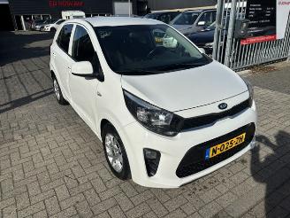 Schadeauto Kia Picanto 1.0 5-drs ExecutiveLine 2017/1